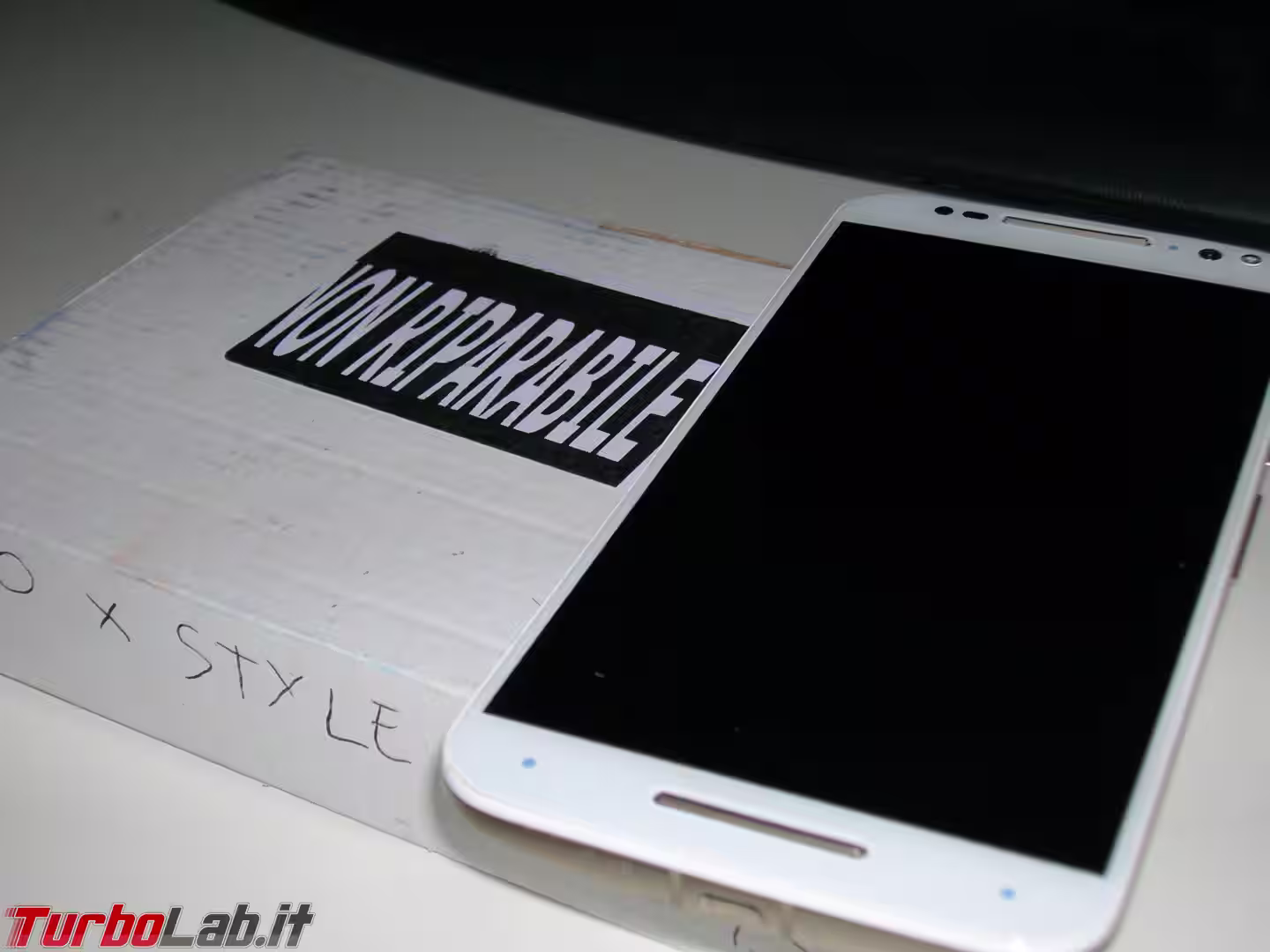 moto x style confezione non riparabile