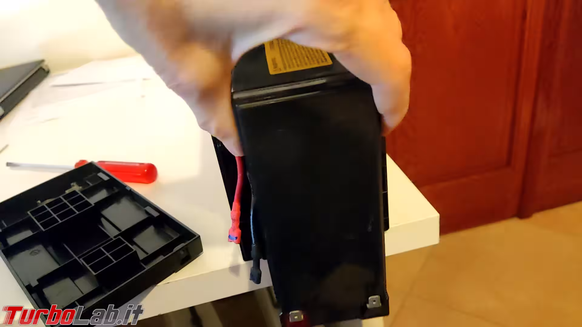 disconnessione batteria interna 02