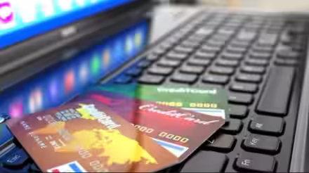 Attenti allo skimming, il nuovo metodo per rubare i dati delle carte di credito on line