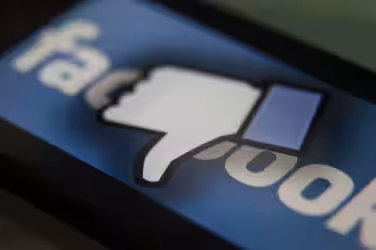 Facebook sospende migliaia di app che condividevano impropriamente i dati degli utenti