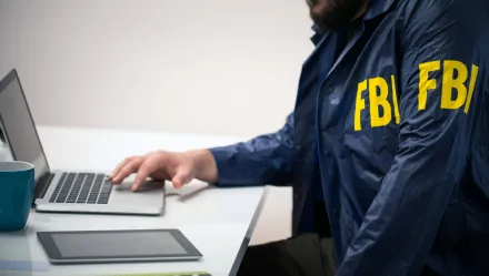 L'FBI chiede aiuto ad Apple per sbloccare gli iPhone appartenuti all'autore della strage di Pensacola