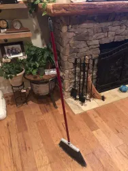 Scope in equilibrio sui social. Cosa c'è dietro la Broomstick Challenge