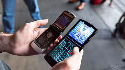 Motorola Razr 2019: un nostalgico salto nel passato