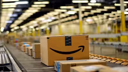 Amazon: presto ripartono le consegne di beni non essenziali