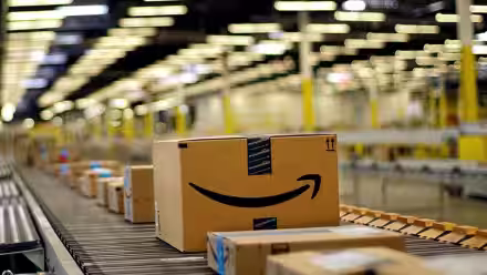 Amazon: presto ripartono le consegne di beni non essenziali