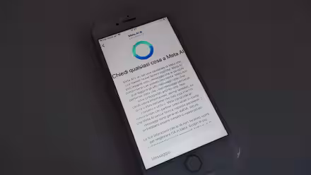 Come disattivare Meta AI su WhatsApp (nuovo tasto blu)