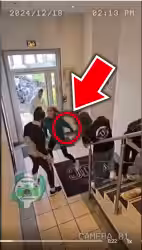 Il video della ragazza che si difende vicino alle scale è FALSO