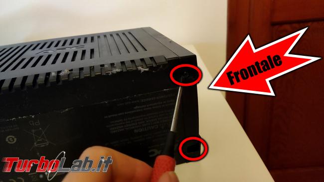 Come sostituire batteria APS Back-UPS (video) - svitare dove freccia