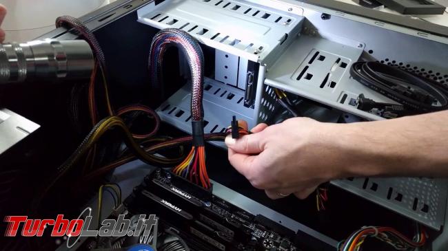Video-guida completa: come assemblare PC autonomia (CPU, MoBo, RAM, SSD)