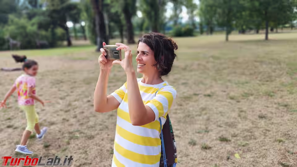 Immagine 9 francesca che scatta foto