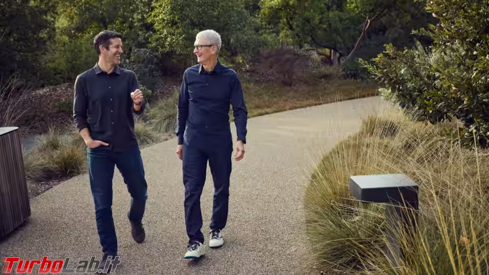 Finisce l'era Tim Cook: chi è John Ternus, il nuovo CEO di Apple (aggiornato: 20 aprile 2026, ore 23:46)