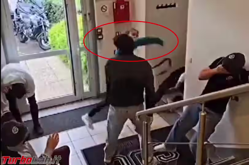 Immagine 5 ragazza-self-defence Immagine 5 ragazza-self-defence